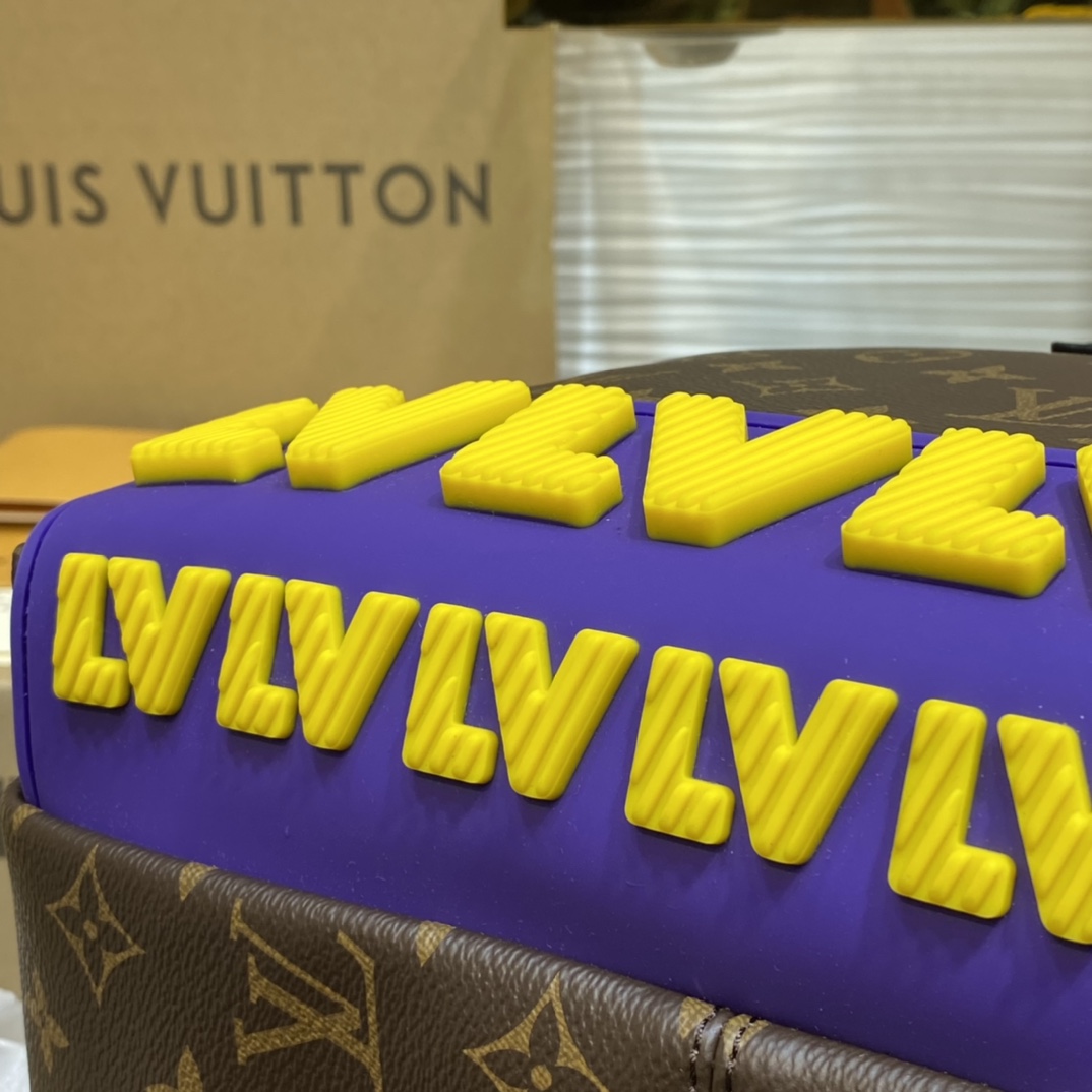 Louis Vuitton Discovery Backpack   M57965 - DopestKickz