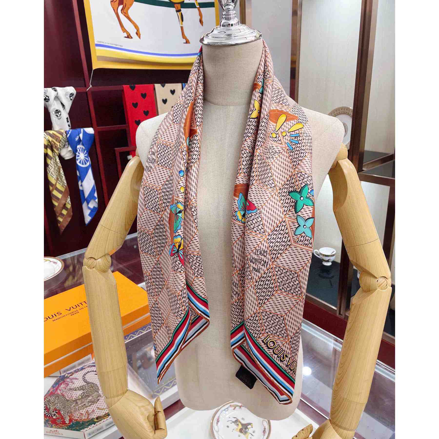 Louis Vuitton Damier Pop Up Square     M77668 - DopestKickz