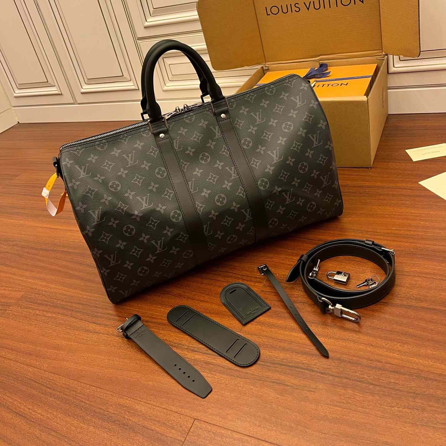 Louis Vuitton Keepall Bandoulière 45   M40569 - DopestKickz