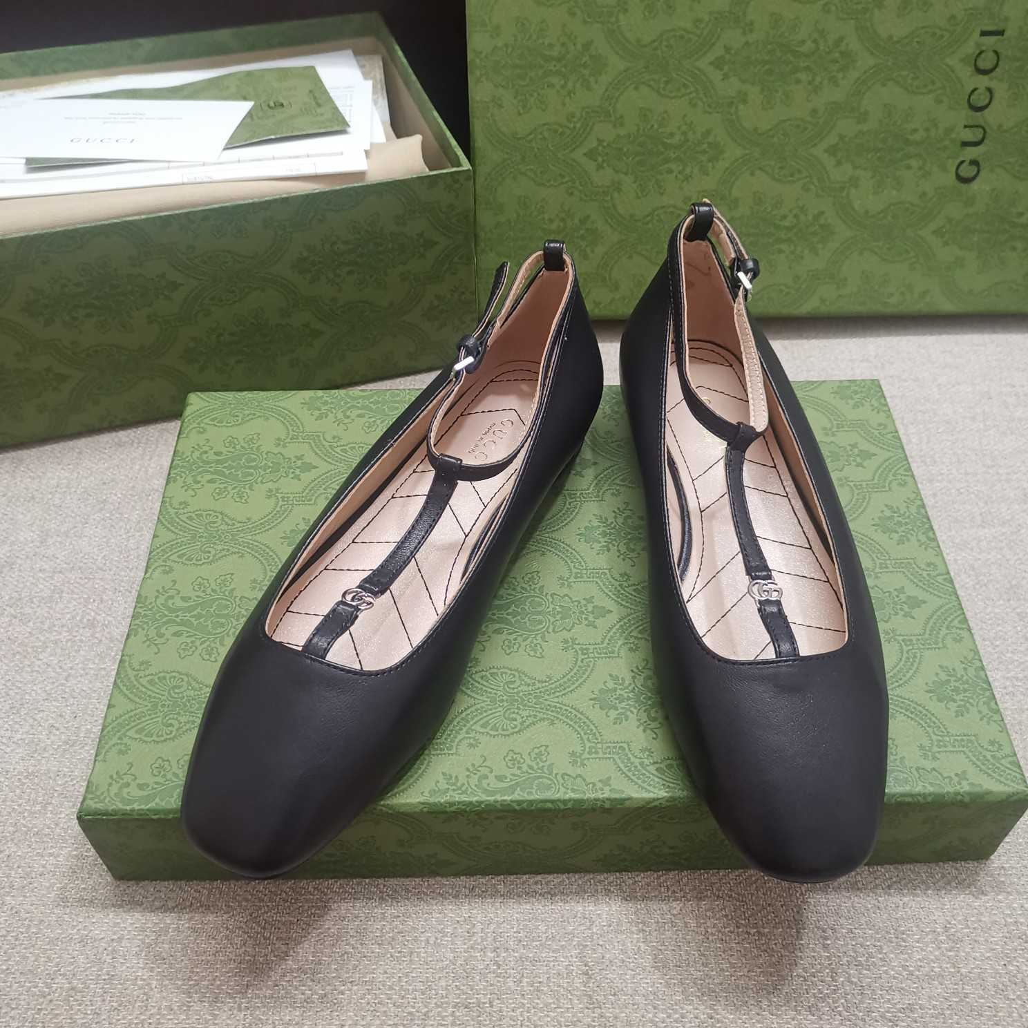 Gucci Women's Ballet Flat With Double G - DopestKickz