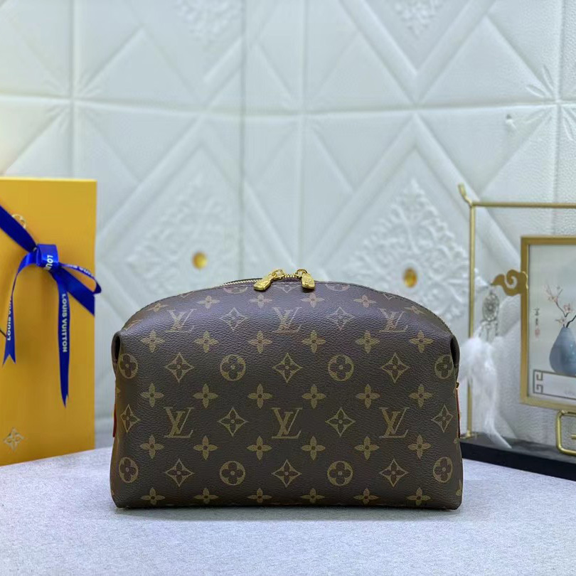 Louis Vuitton Cosmetic Pouch (27-18-9CM)      - DopestKickz