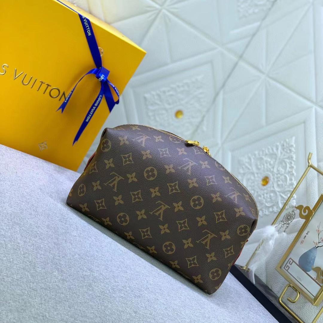 Louis Vuitton Cosmetic Pouch (27-18-9CM)      - DopestKickz