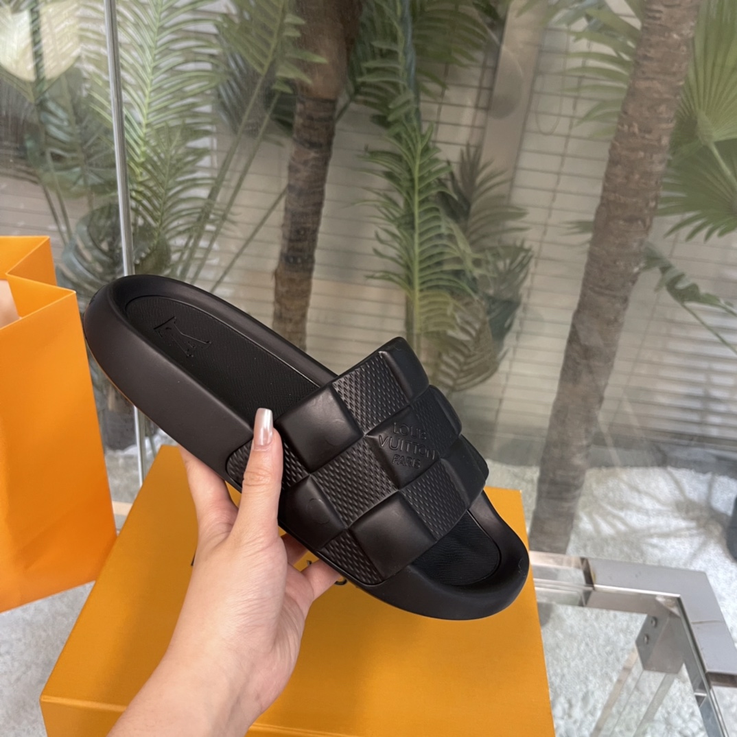 Louis Vuitton Waterfront Mules   1AAR8W - DopestKickz