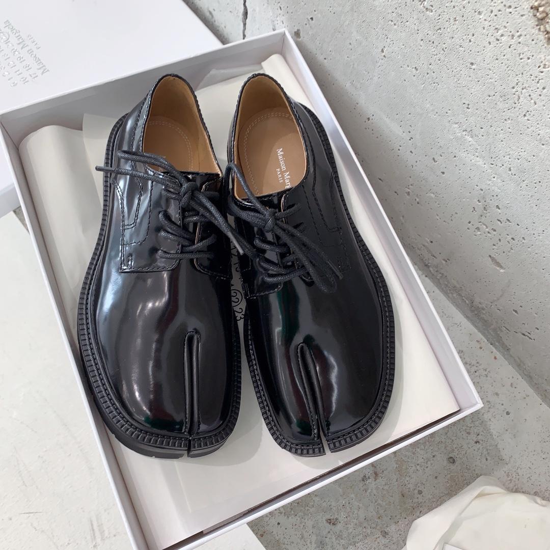 Maison Margiela Tabi Lace-Ups Loafers - DopestKickz