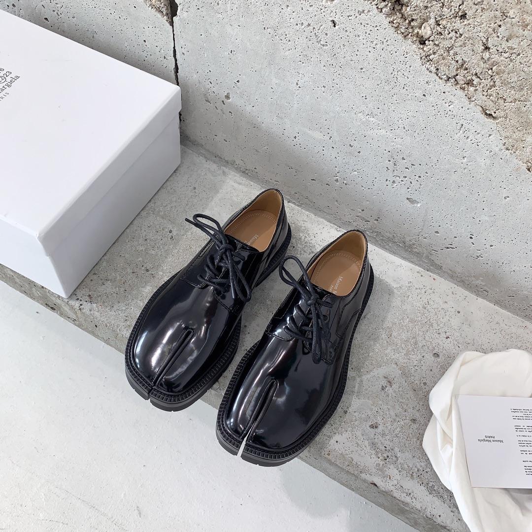 Maison Margiela Tabi Lace-Ups Loafers - DopestKickz