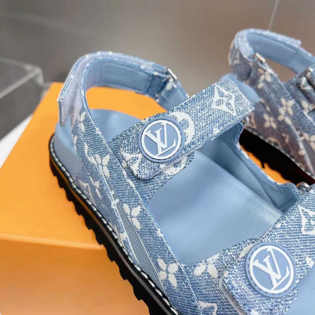 Louis Vuitton Paseo Flat Comfort Sandal    1AB0T8 - DopestKickz