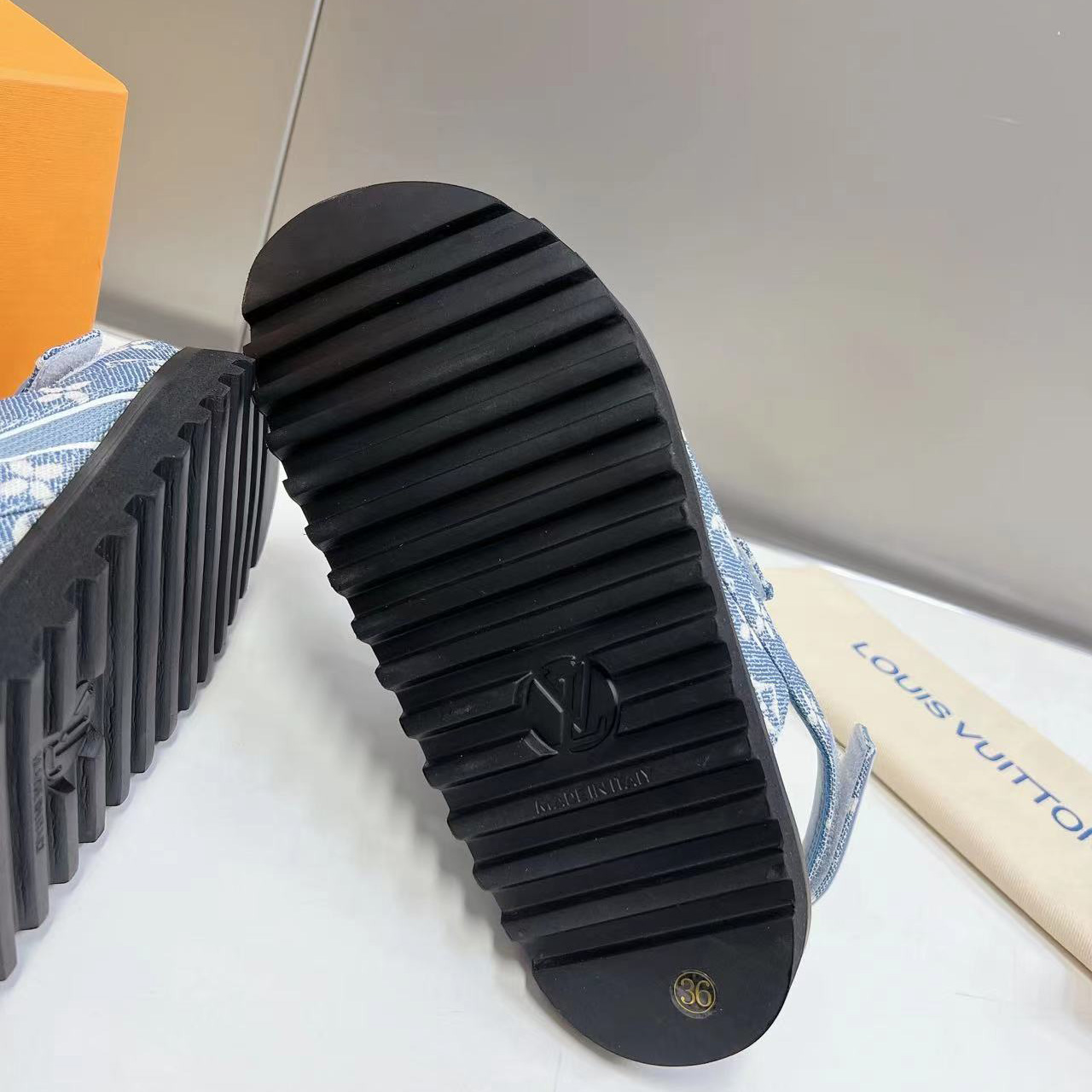 Louis Vuitton Paseo Flat Comfort Sandal    1AB0T8 - DopestKickz