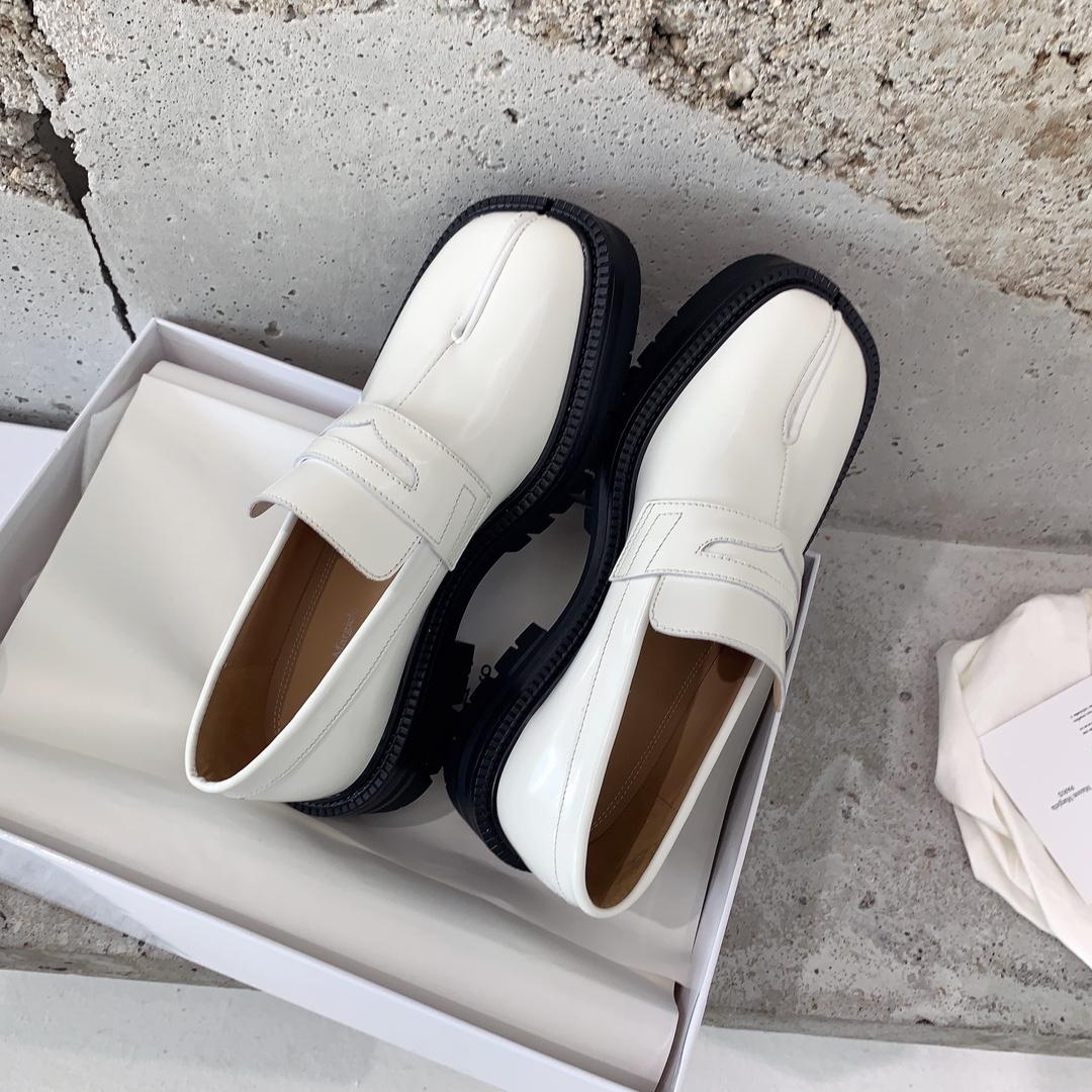 Maison Margiela Tabi Loafers - DopestKickz