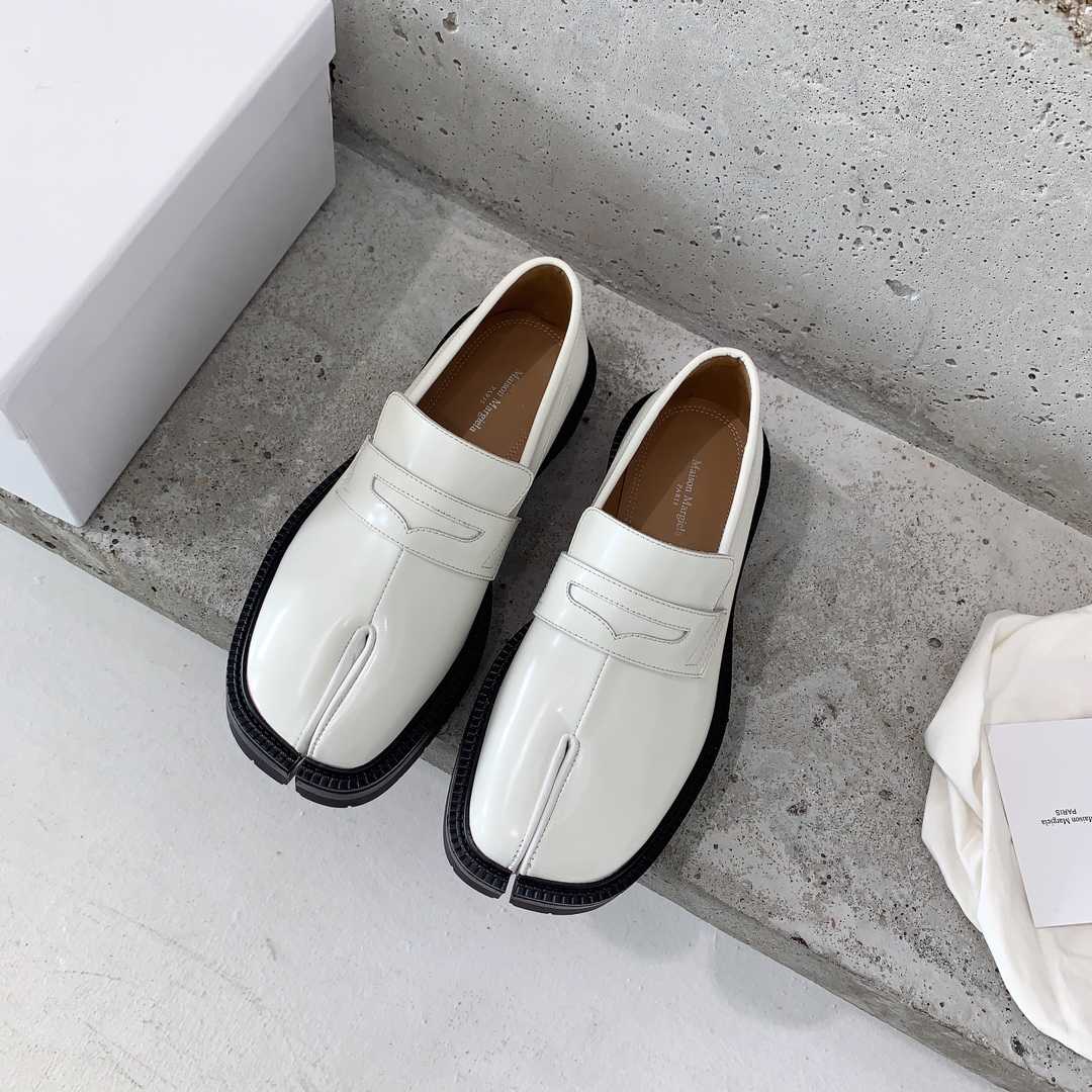 Maison Margiela Tabi Loafers - DopestKickz