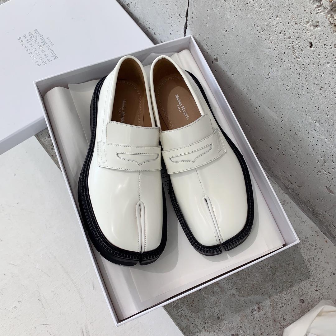 Maison Margiela Tabi Loafers - DopestKickz
