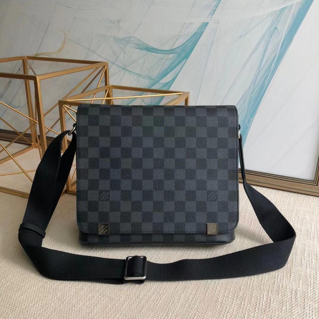 Louis Vuitton Mens's Messenger Bag Damier Black(25x22x8CM)  - DopestKickz