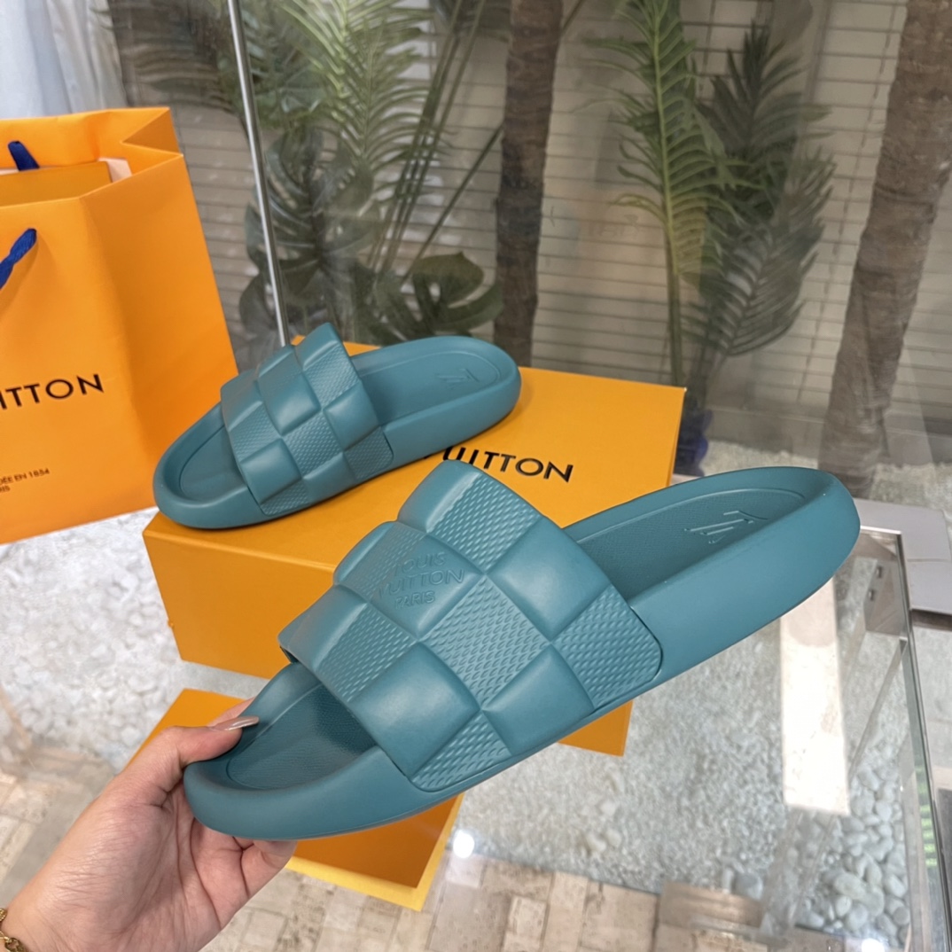 Louis Vuitton Waterfront Mules   1AAR9D - DopestKickz