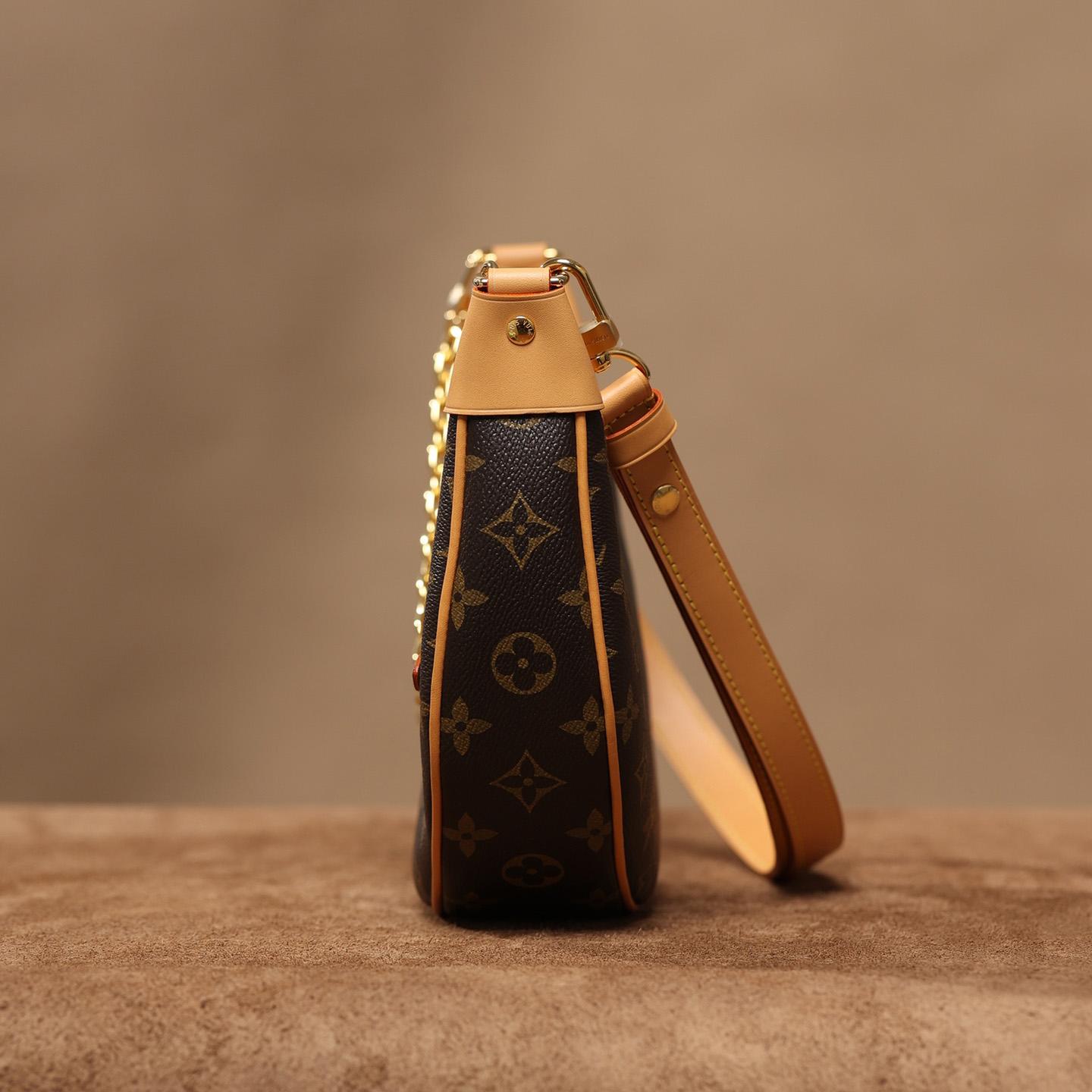 Louis Vuitton Loop  (23-13-6cm) M81098 - DopestKickz