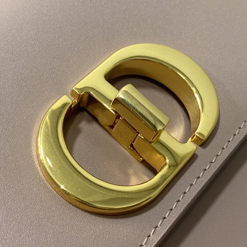 Dior 30 Montaigne Avenue Bag - DopestKickz