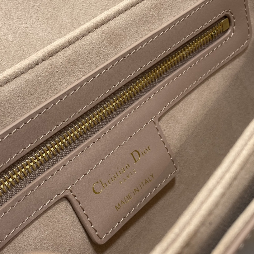 Dior 30 Montaigne Avenue Bag - DopestKickz