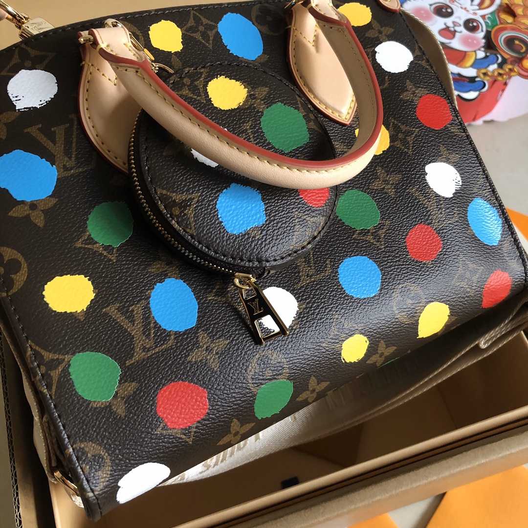 Louis Vuitton LV x YK OnTheGo PM​ (25 x 19 x 11.5 CM)   M46380 - DopestKickz