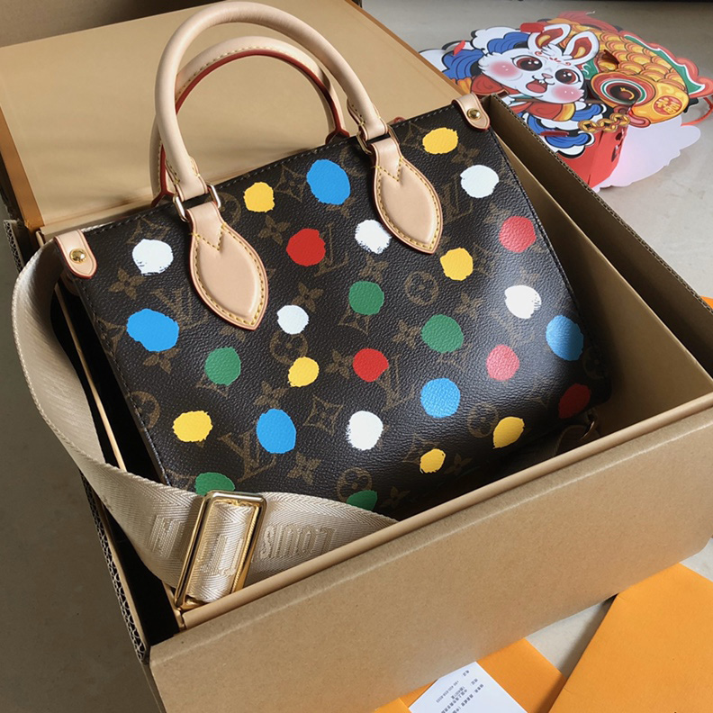 Louis Vuitton LV x YK OnTheGo PM​ (25 x 19 x 11.5 CM)   M46380 - DopestKickz