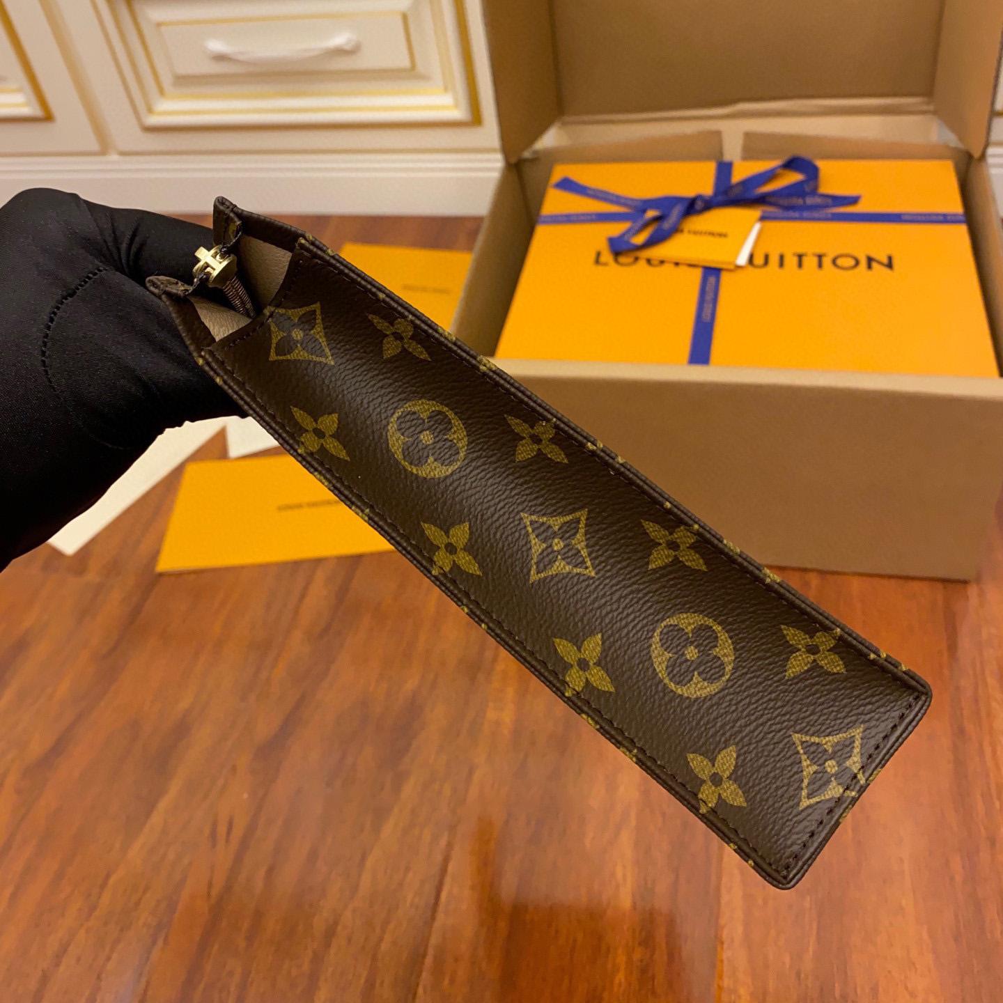 Louis Vuitton Toiletry Pouch (25x20x5.5CM)     M47542 - DopestKickz