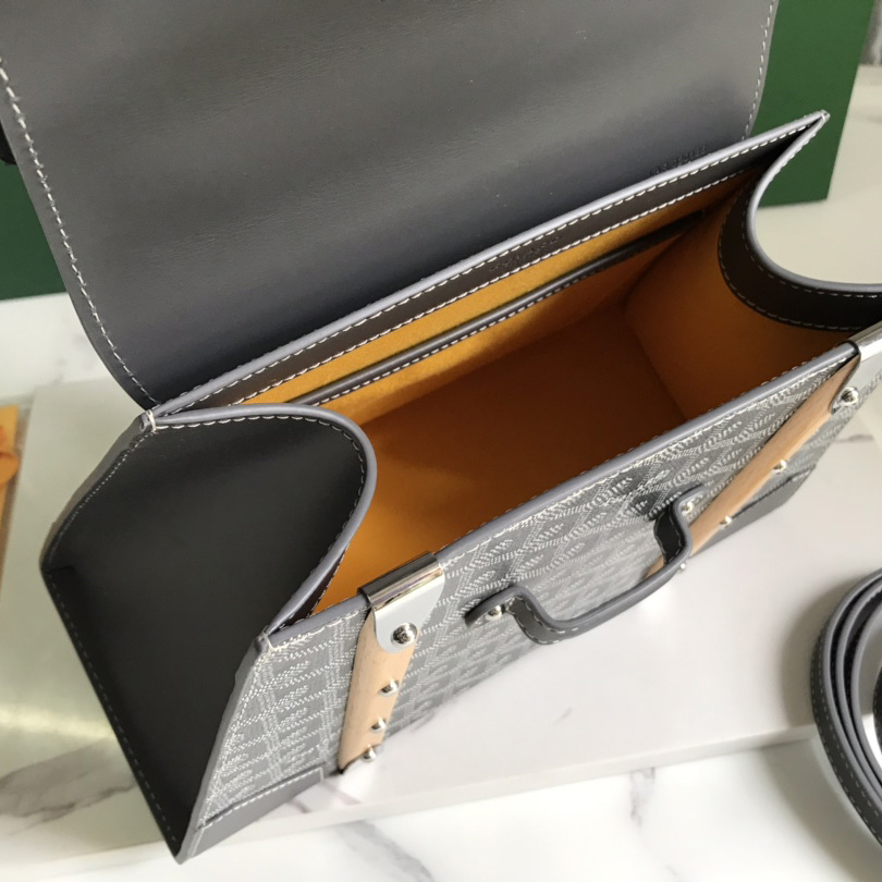 Goyard Saïgon PM Bag - DopestKickz