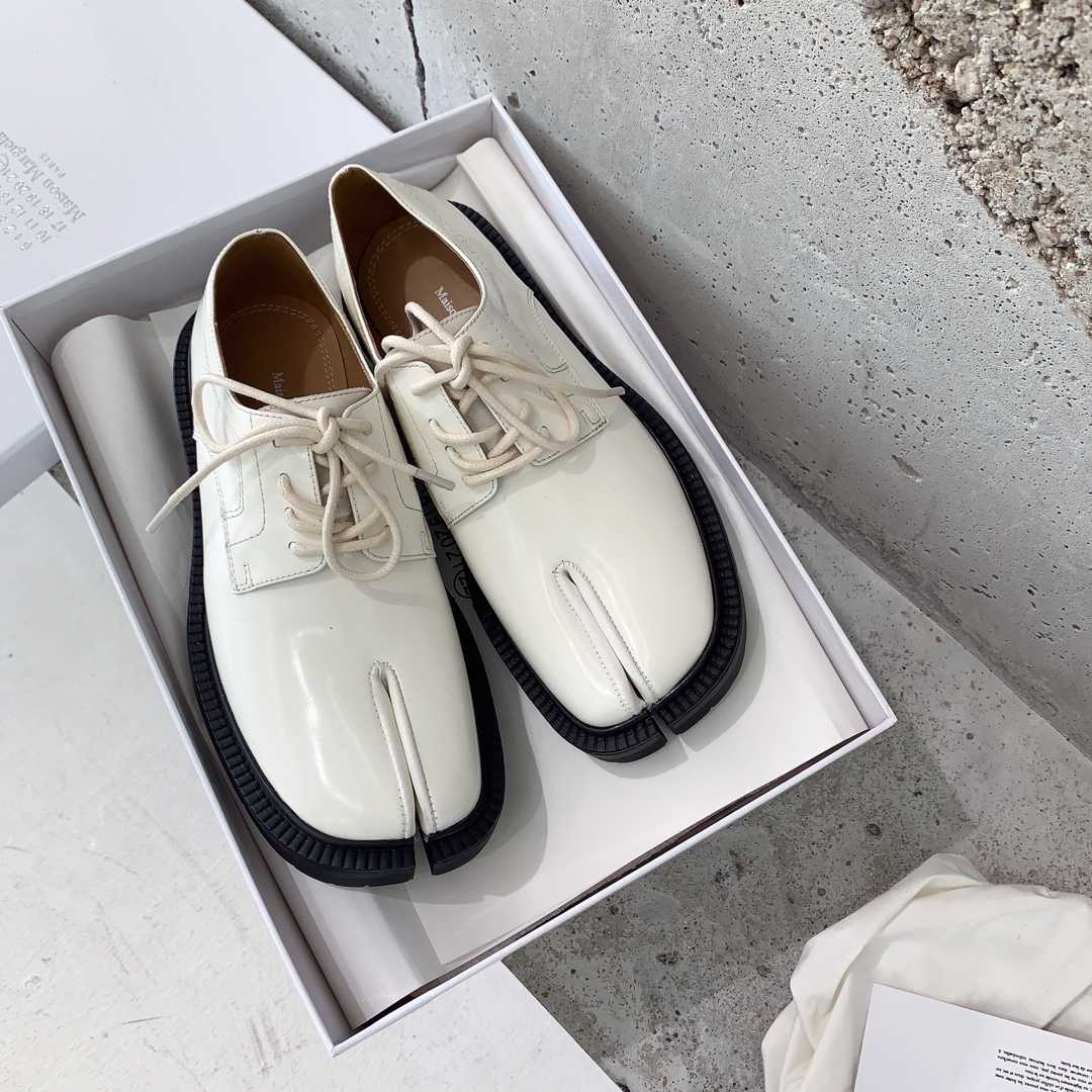 Maison Margiela Tabi Lace-Ups Loafers - DopestKickz