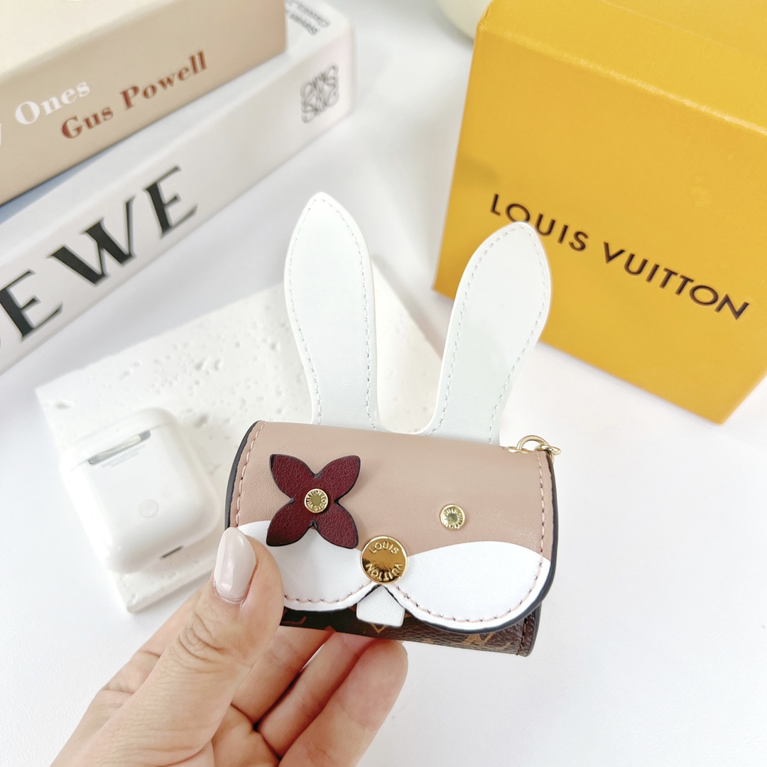Louis Vuitton Rabbit Earpods Case    GI0863 - DopestKickz