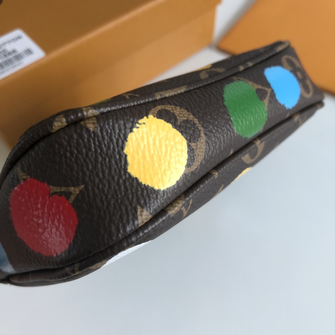Louis Vuitton LV x YK Mini Pochette Accessoires(14 x 9 x 2cm)        M81866 - DopestKickz