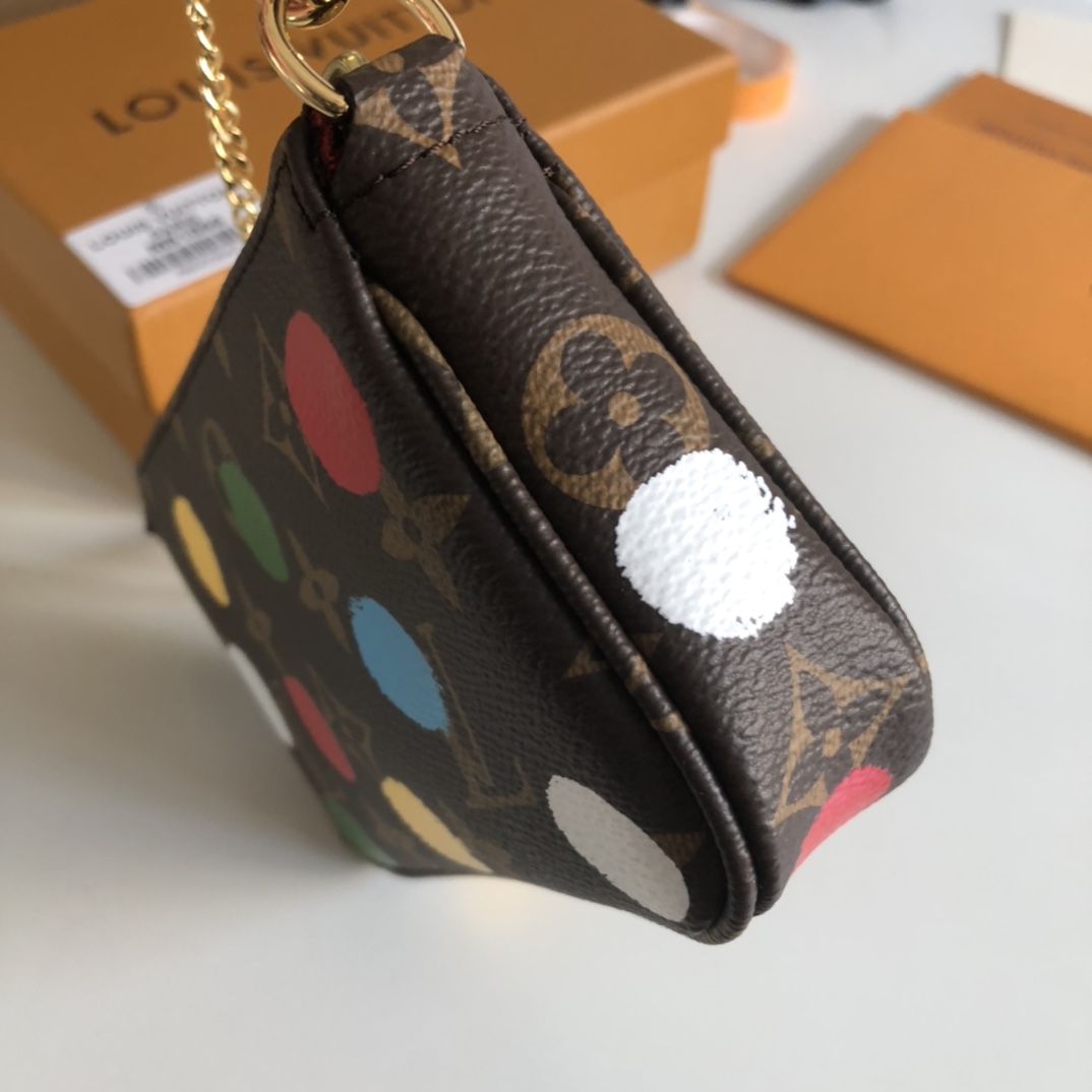 Louis Vuitton LV x YK Mini Pochette Accessoires(14 x 9 x 2cm)        M81866 - DopestKickz