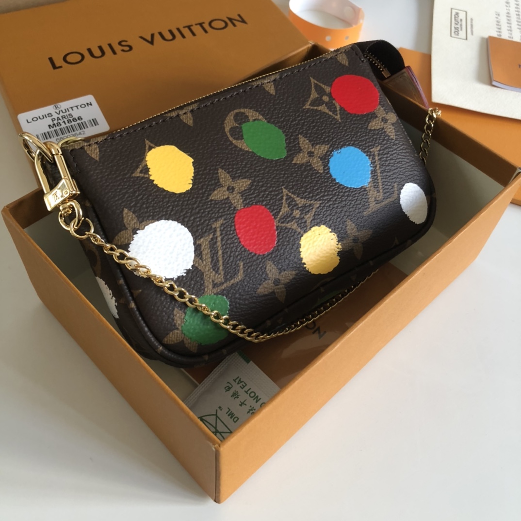Louis Vuitton LV x YK Mini Pochette Accessoires(14 x 9 x 2cm)        M81866 - DopestKickz