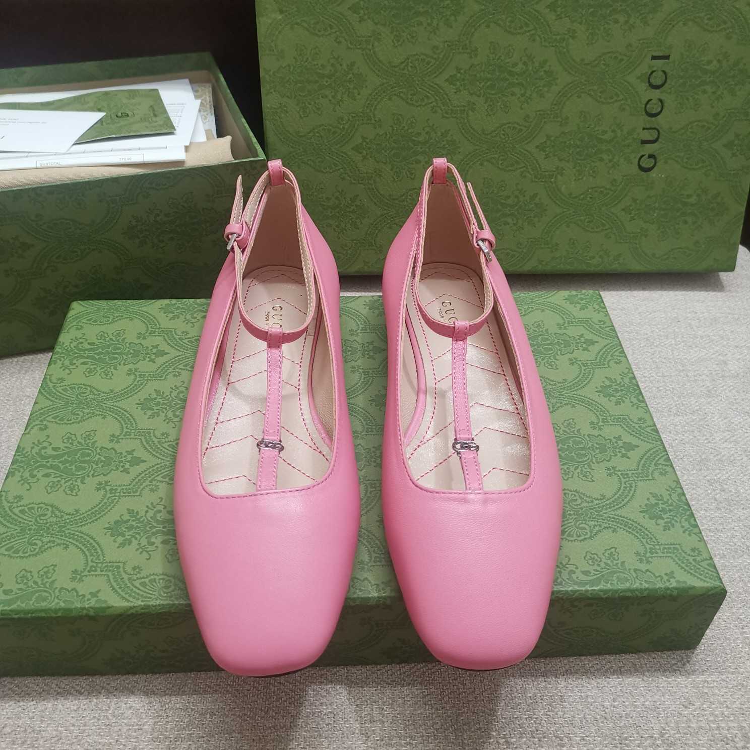 Gucci Women's Ballet Flat With Double G - DopestKickz