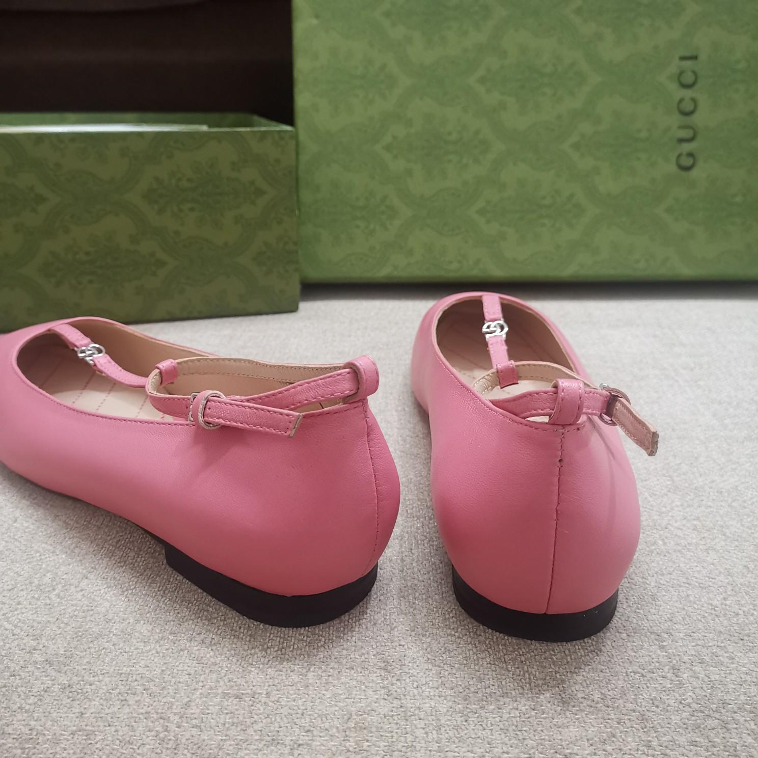 Gucci Women's Ballet Flat With Double G - DopestKickz