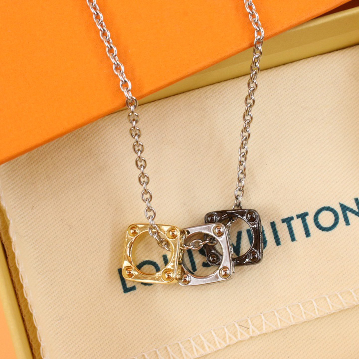 Louis Vuitton Monogram Bold Necklace    M00675 - DopestKickz