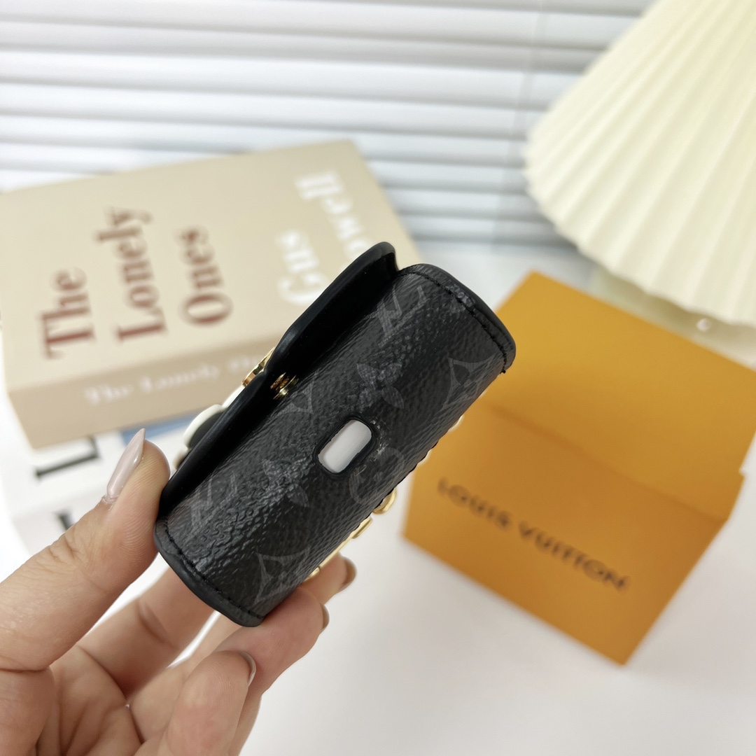 Louis Vuitton Panda Earpods Case    GI0861 - DopestKickz