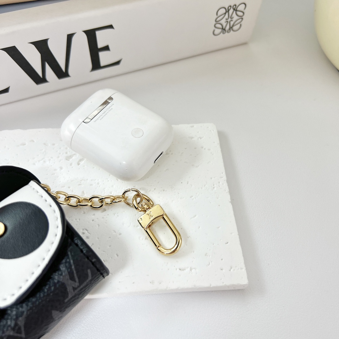 Louis Vuitton Panda Earpods Case    GI0861 - DopestKickz