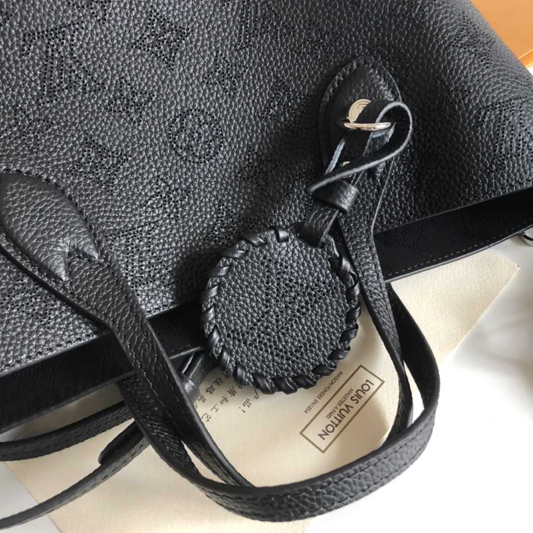 Louis Vuitton Blossom PM   M21848 - DopestKickz