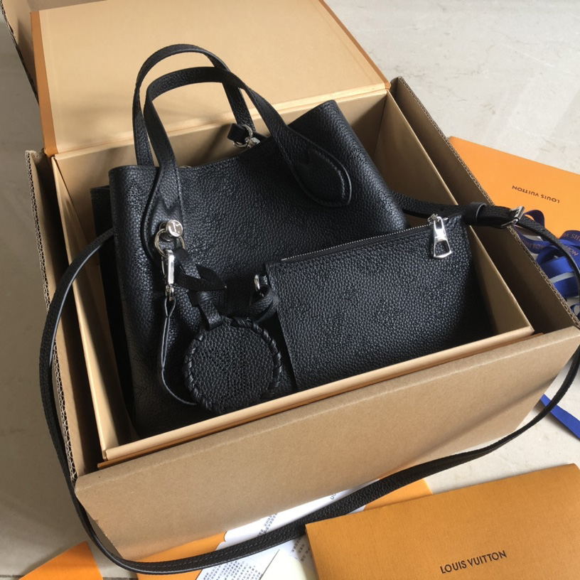 Louis Vuitton Blossom PM   M21848 - DopestKickz