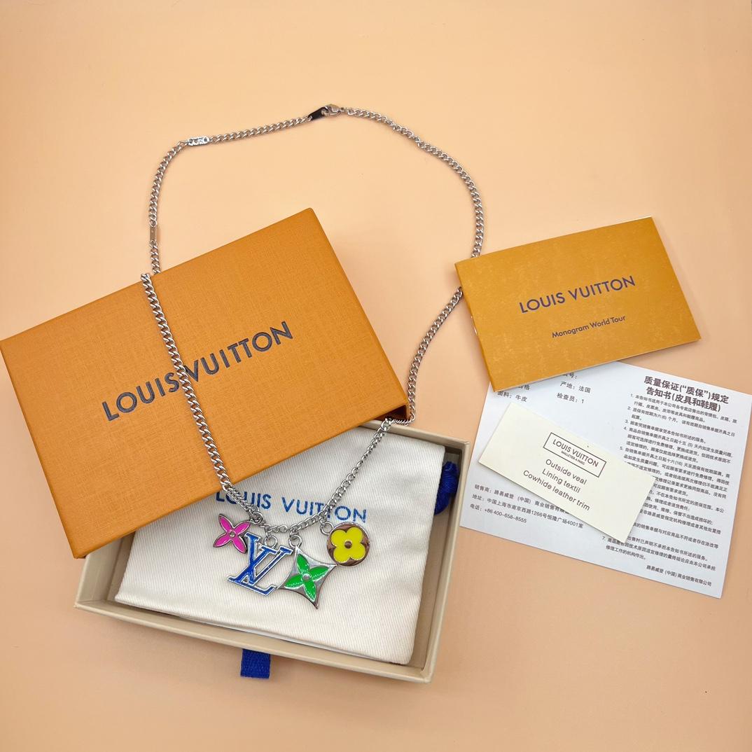 Louis Vuitton LV Instinct Necklace     M01125 - DopestKickz