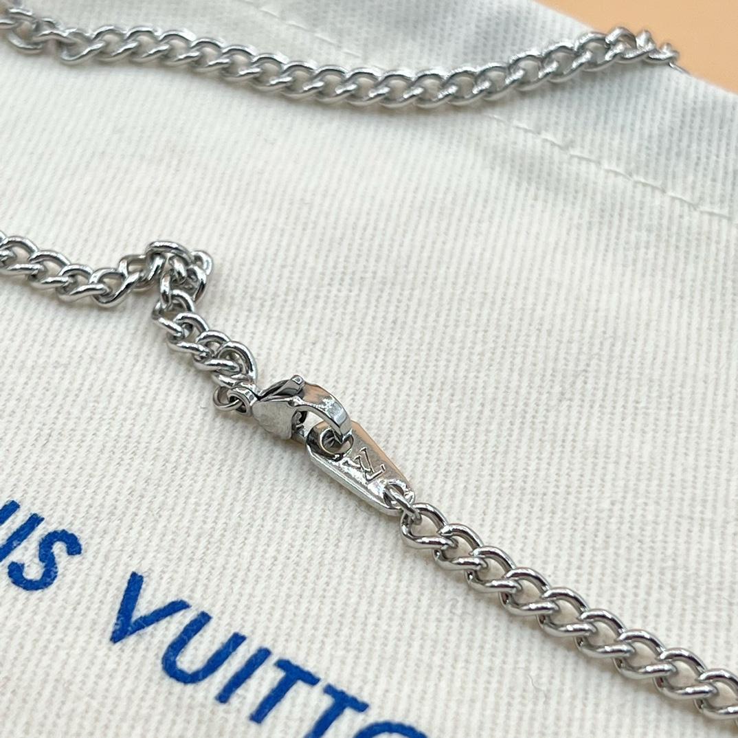 Louis Vuitton LV Instinct Necklace     M01125 - DopestKickz