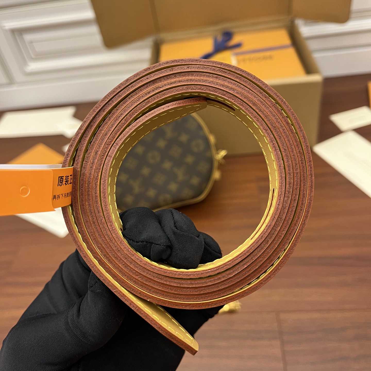 Louis Vuitton Boite Chapeau Souple MM   M45647 - DopestKickz