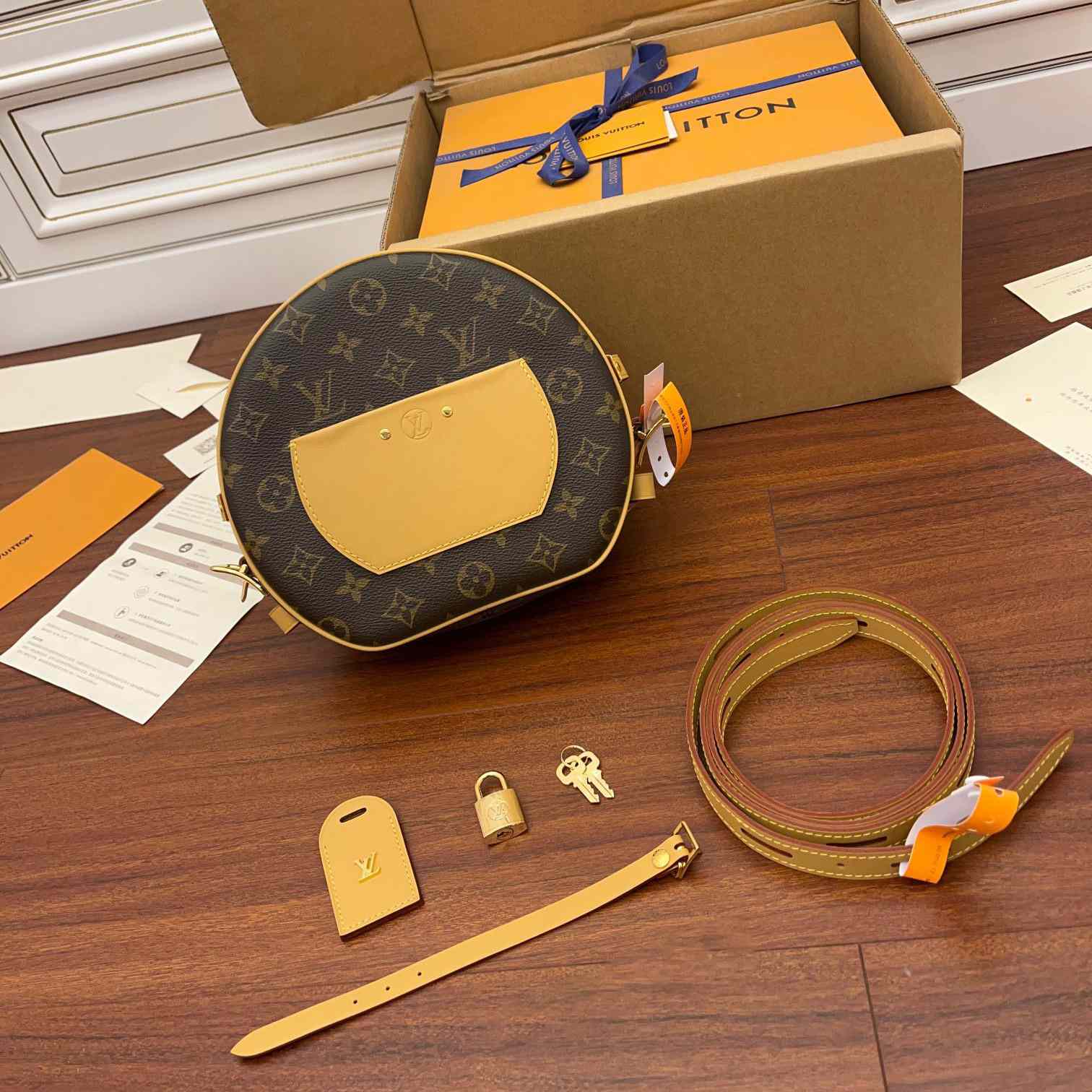 Louis Vuitton Boite Chapeau Souple MM   M45647 - DopestKickz