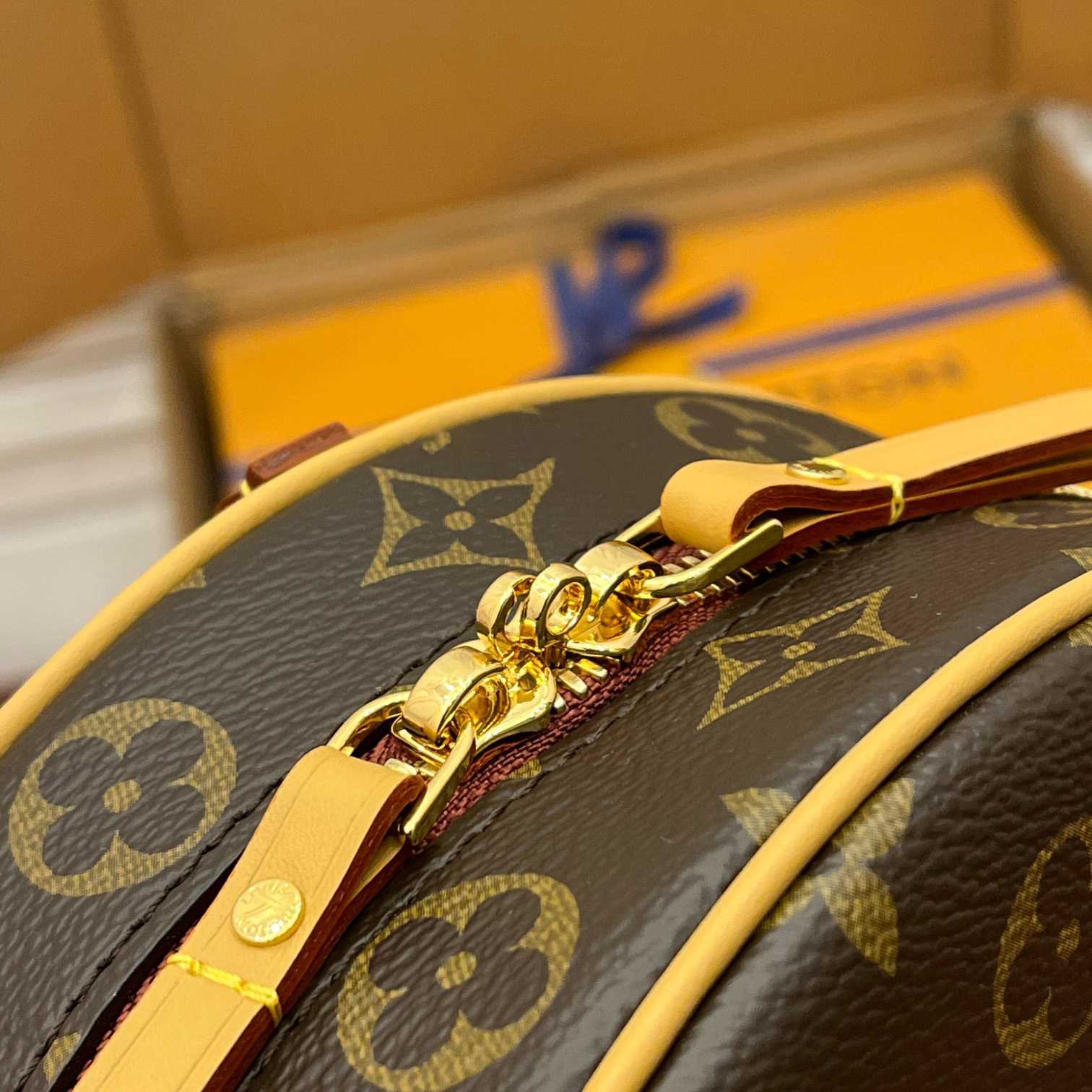 Louis Vuitton Boite Chapeau Souple MM   M45647 - DopestKickz