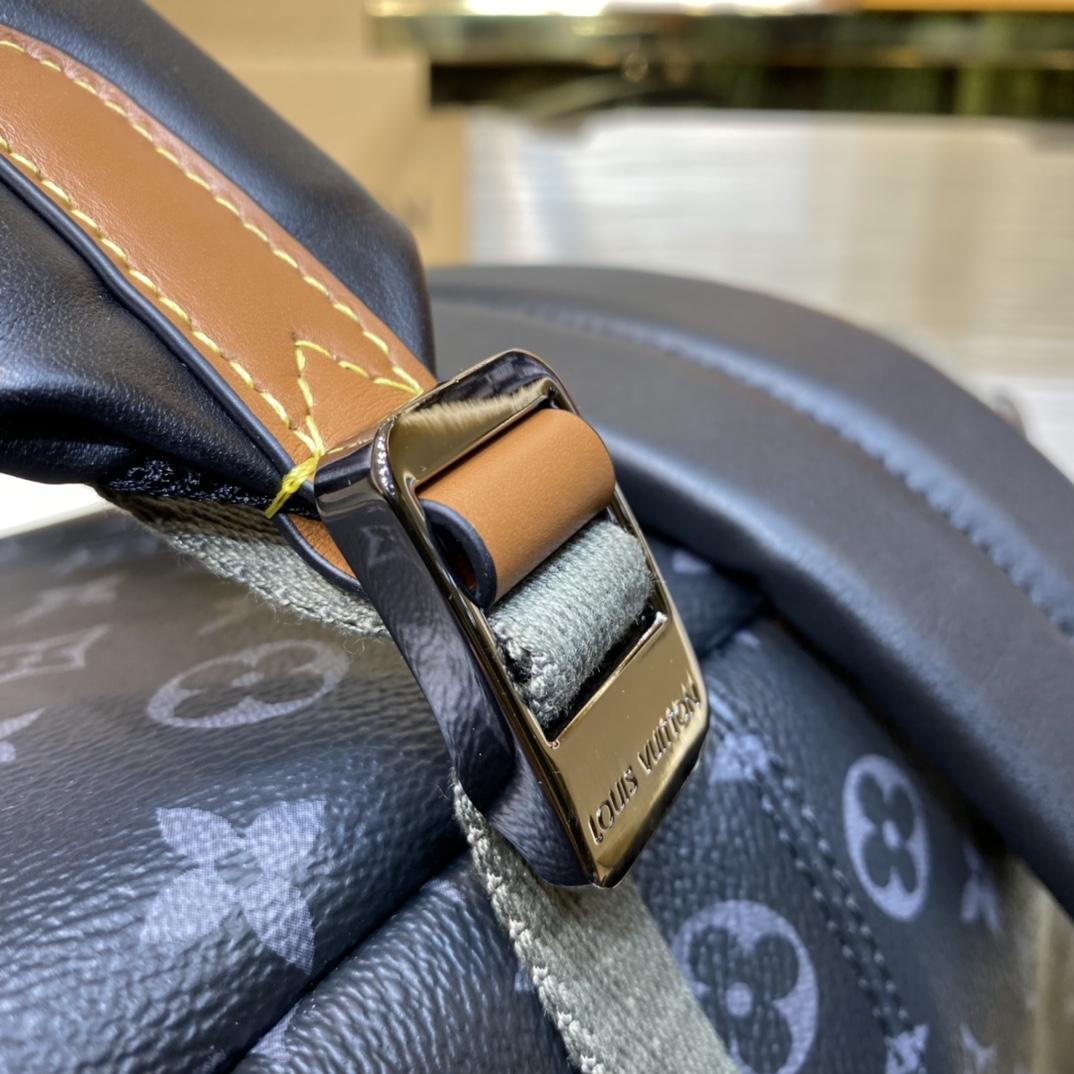 Louis Vuitton Discovery Backpack   M45218 - DopestKickz