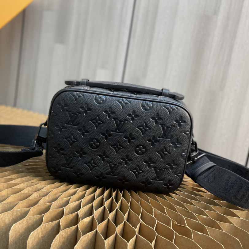 Louis VuittonS Lock Messenger   (22 x 18 x 8cm)   M58489 - DopestKickz