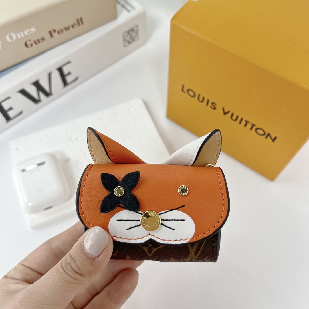Louis Vuitton Cat Earpods Case    GI0862 - DopestKickz