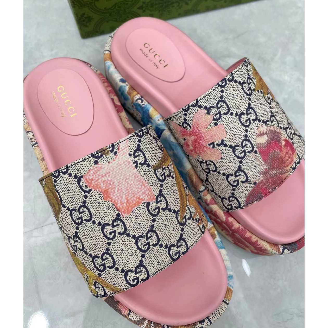 Gucci Online Exclusive Women's Flora Sandal - DopestKickz