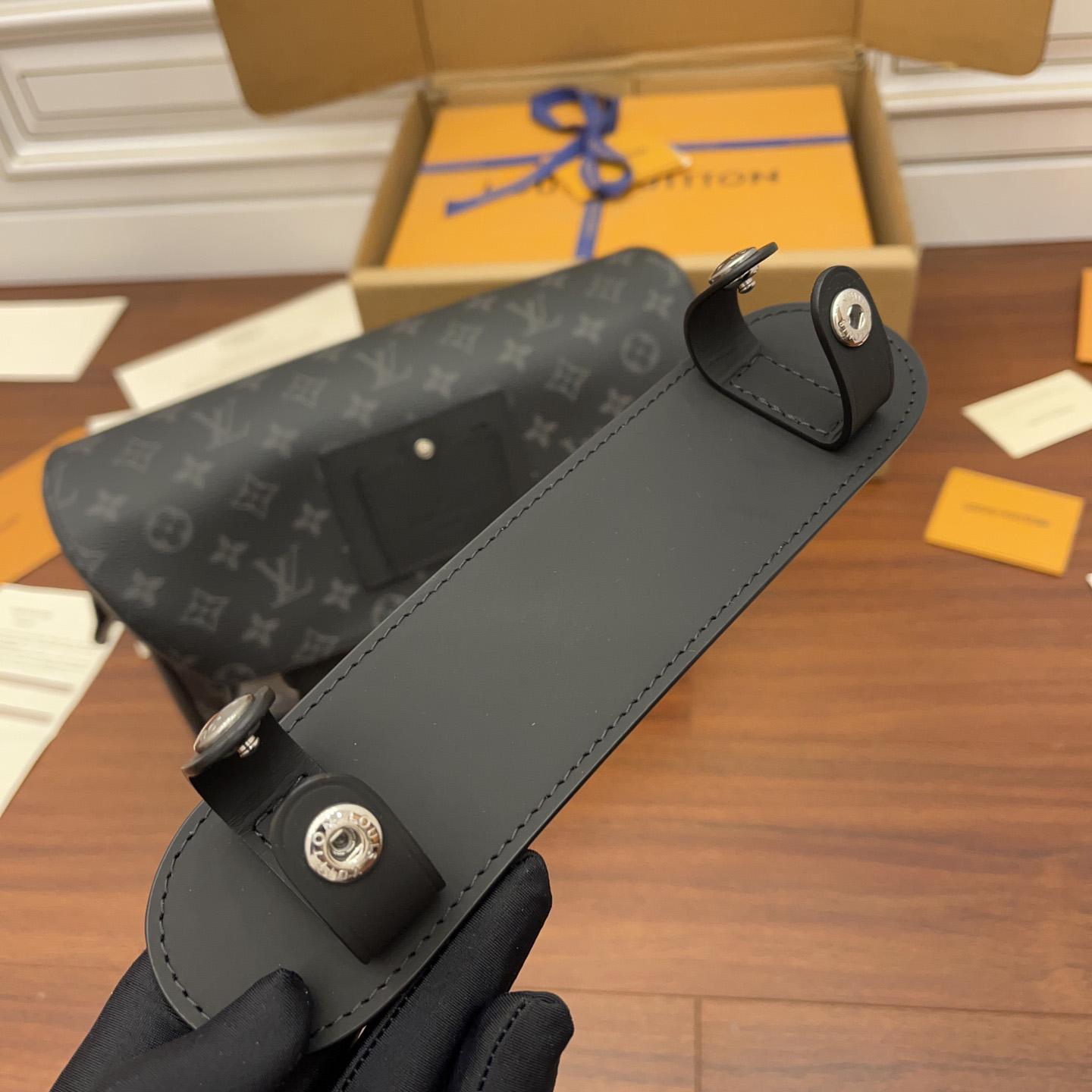 Louis Vuitton Messenger PM Voyager(33x22.5x11cm)     M40511 - DopestKickz