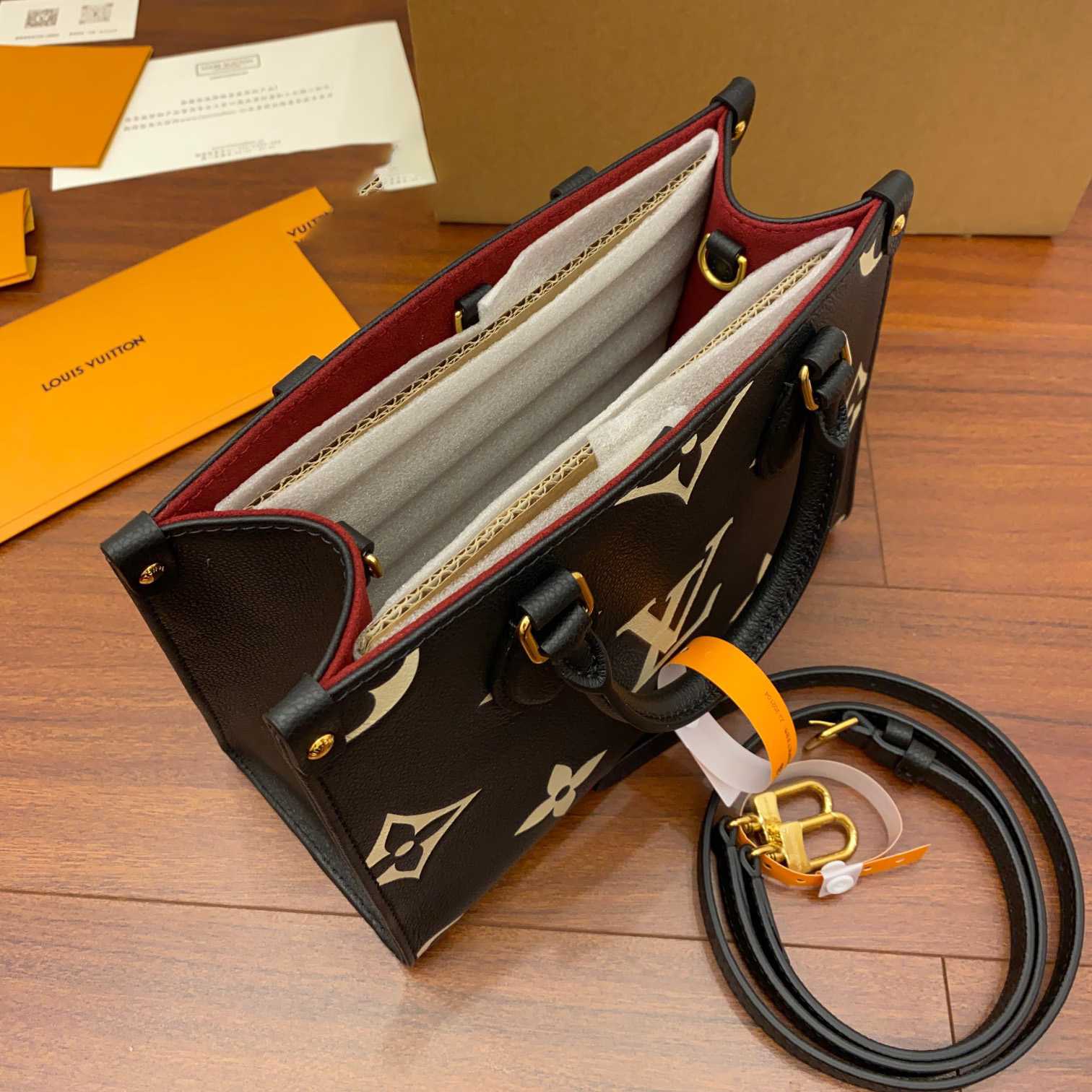 Louis Vuitton OnTheGo PM     M45659 - DopestKickz