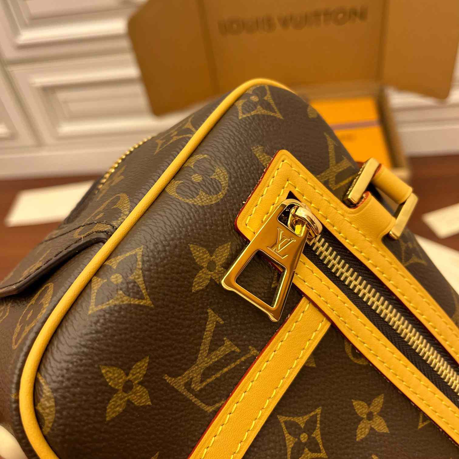 Louis Vuitton Cité    M46321 - DopestKickz