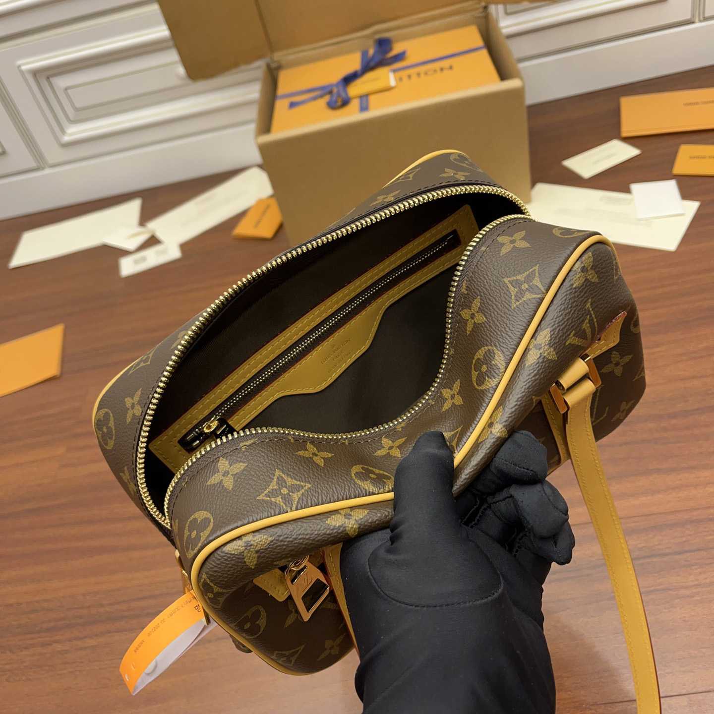 Louis Vuitton Cité    M46321 - DopestKickz