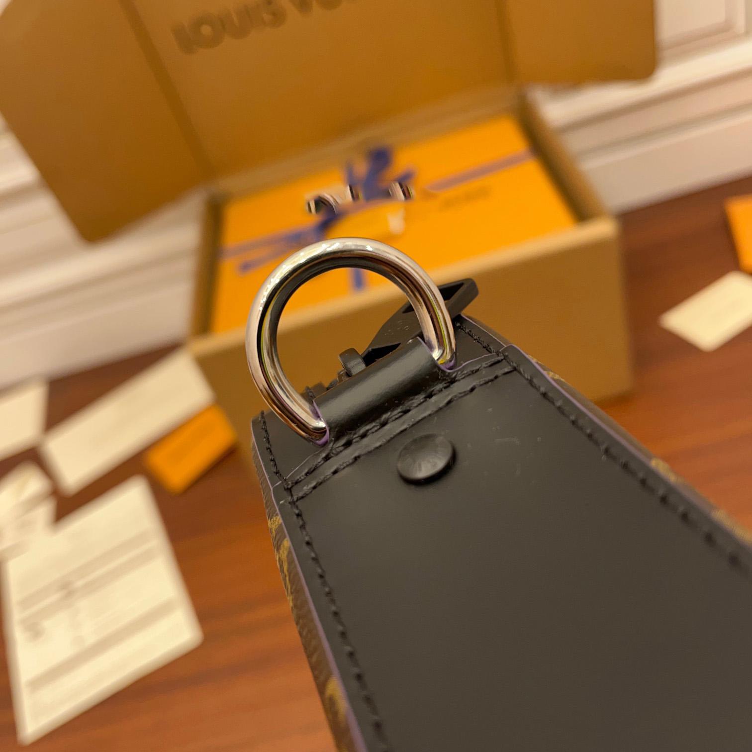 Louis Vuitton Trio Messenger   M46266 - DopestKickz