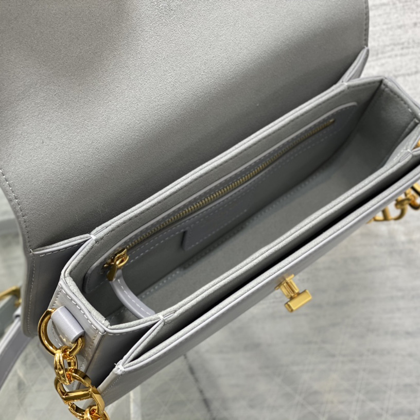 Dior 30 Montaigne Avenue Bag - DopestKickz